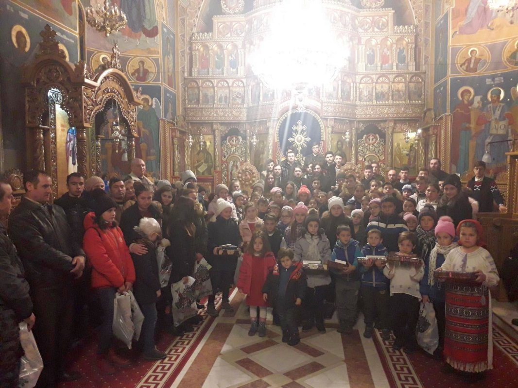 Daruri de Sfântul Nicolae pentru 100 de copii 4898