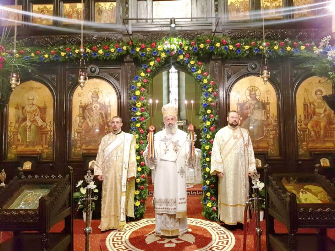Slujiri arhiereşti în Duminica a 31-a după Rusalii 4910