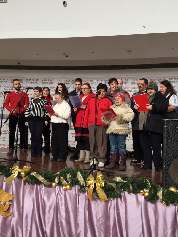 Alături de persoanele cu nevoi speciale 4833