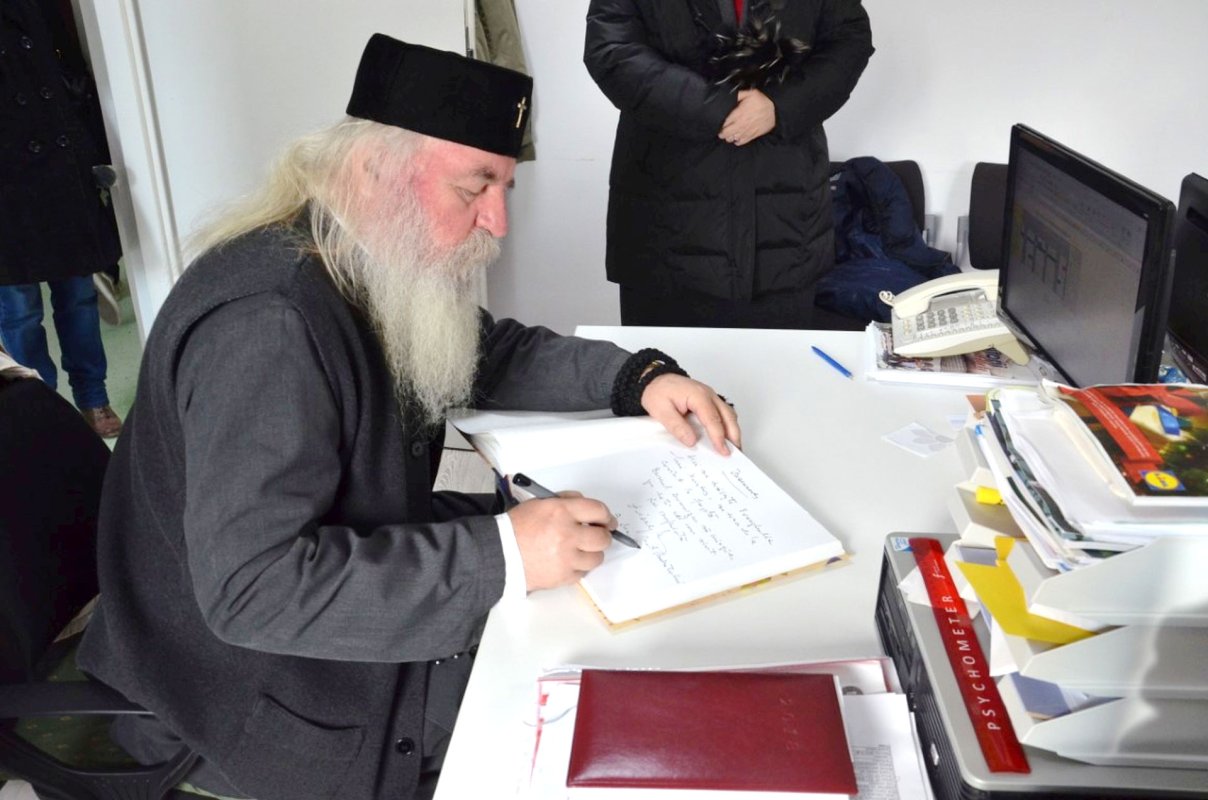 Alături de persoanele cu nevoi speciale 4834