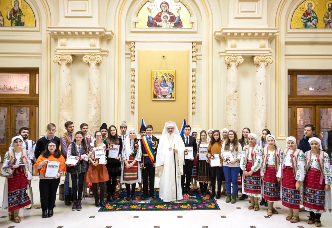 Creații literare dedicate unității de credință și neam 4877