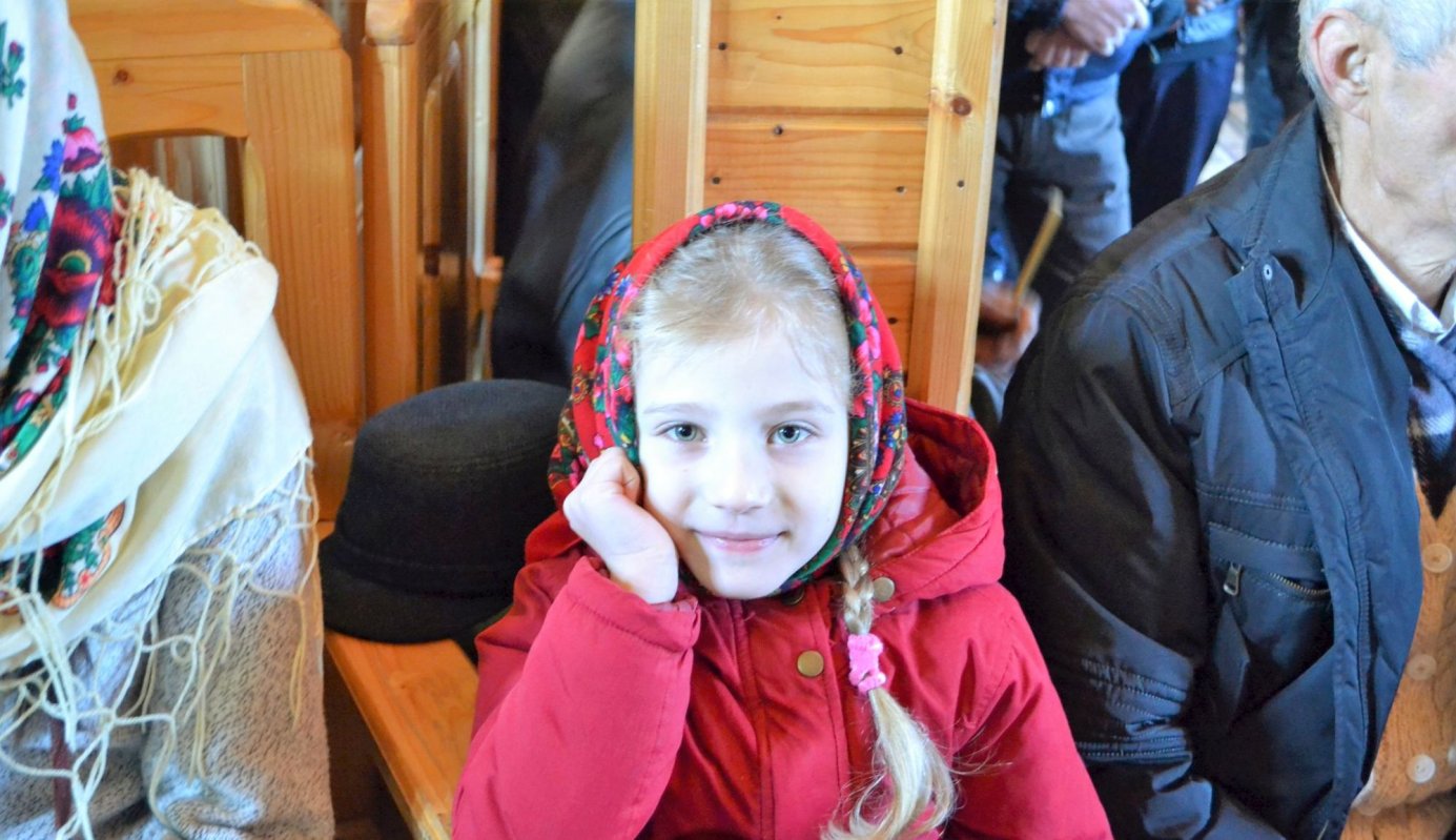 La Sfânta Liturghie, alături de copiii din Şendreni 4794