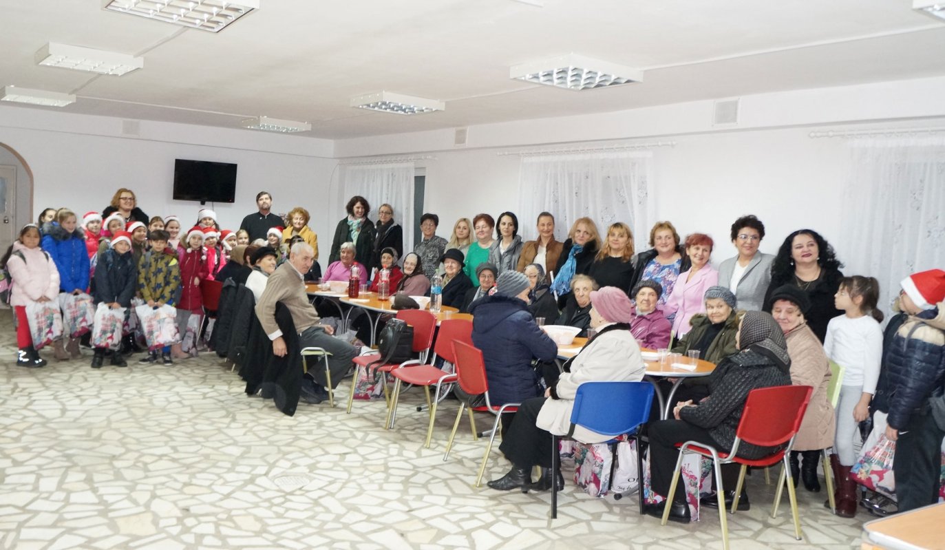 Activitate social-filantropică la Deva 4772