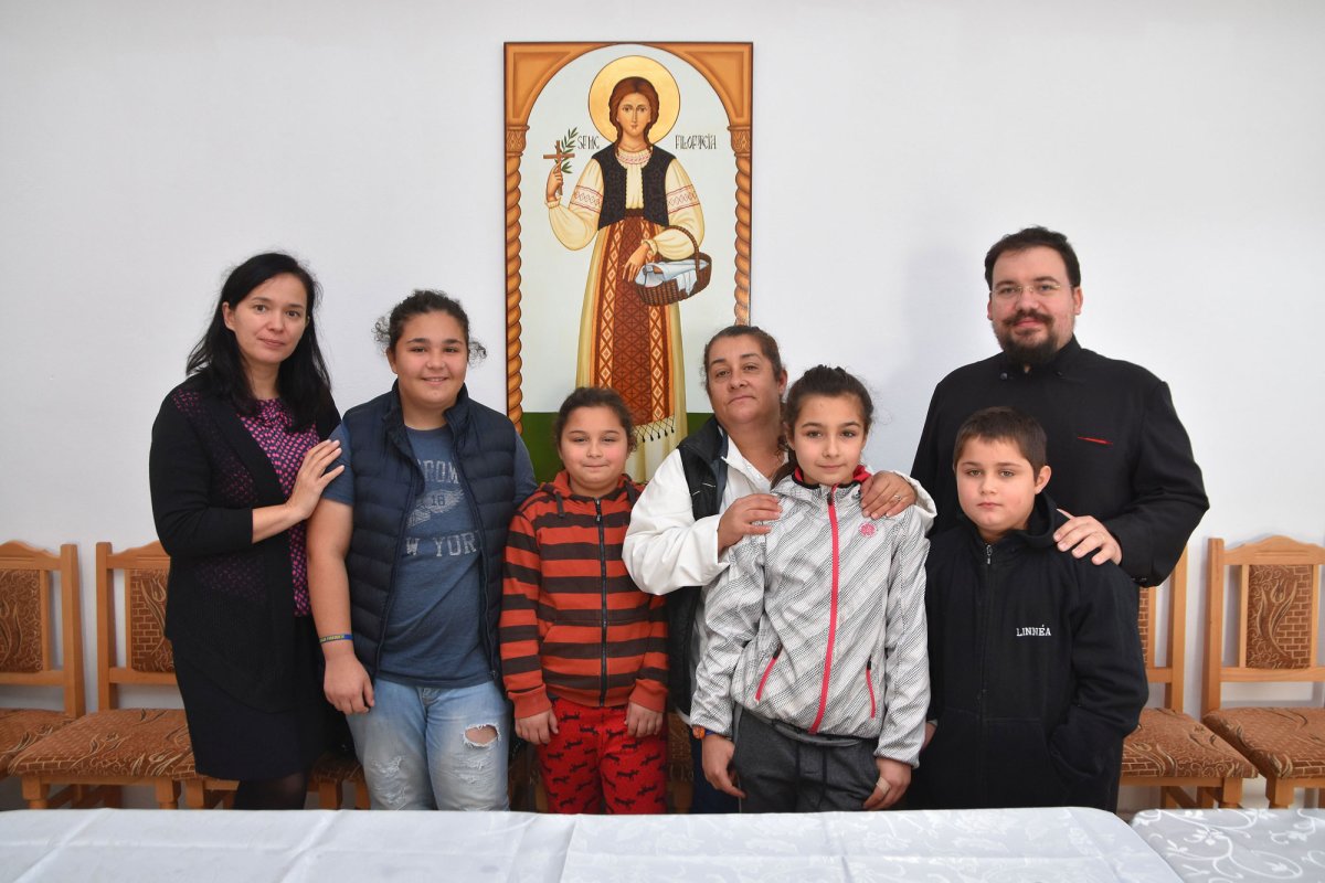 Activităţi filantropice sub ocrotirea Sfintei Filofteia 4660