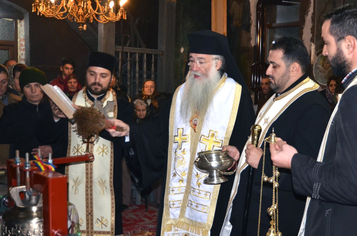 Clopot nou pentru credincioşii mehedinţeni din Sângăceaua 4699