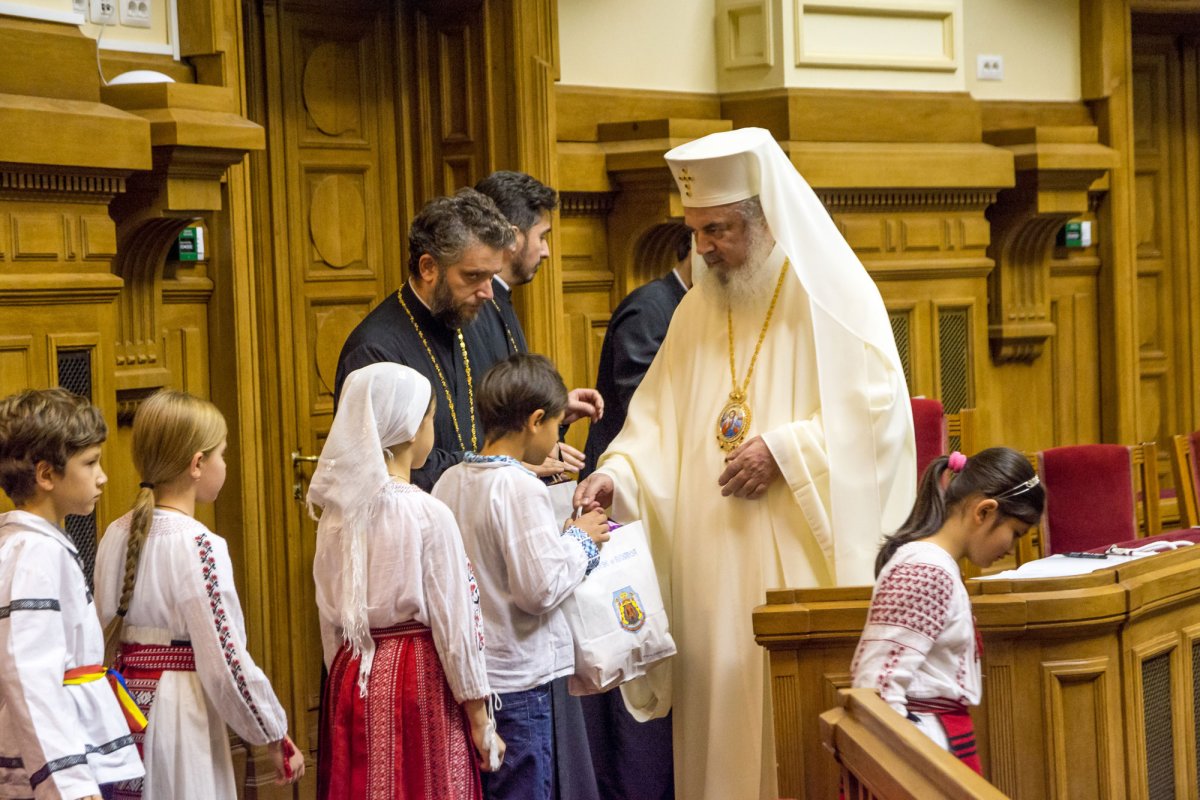 Sfântul Nicolae sărbătorit prin glasurile copiilor 4633