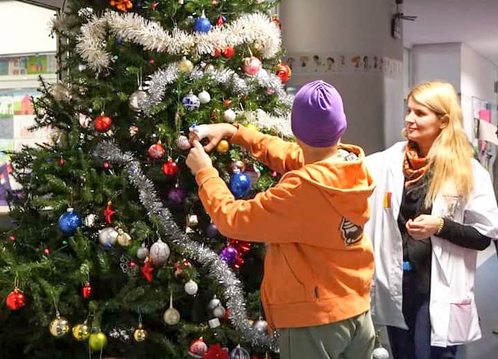 Acțiune filantropică la Institutul Oncologic București 4588