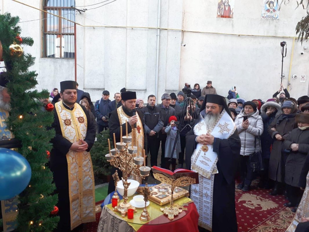 „Pe lângă faptul de a vă apropia de Hristos, să aveţi grijă de oamenii sărmani!” 4563