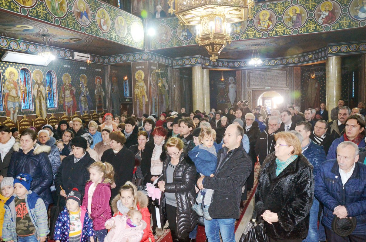 Slujiri arhiereşti şi hramuri, de Sfântul Ierarh Nicolae 4603