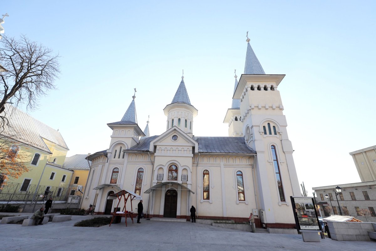 Slujiri arhiereşti şi hramuri, de Sfântul Ierarh Nicolae 4605