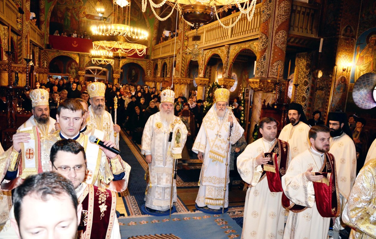 Slujiri arhiereşti şi hramuri, de Sfântul Ierarh Nicolae 4609