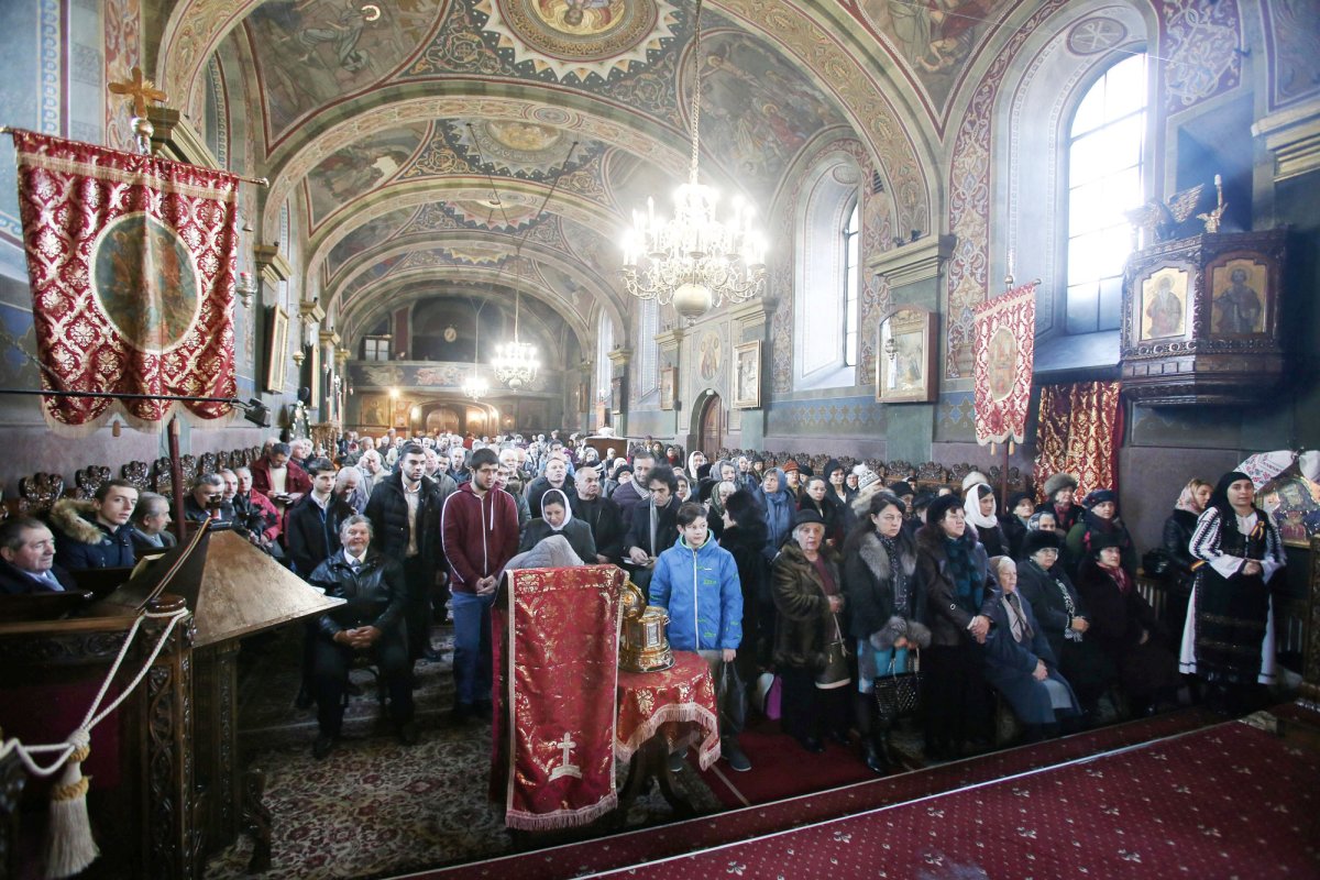 Slujiri arhiereşti şi hramuri, de Sfântul Ierarh Nicolae 4617