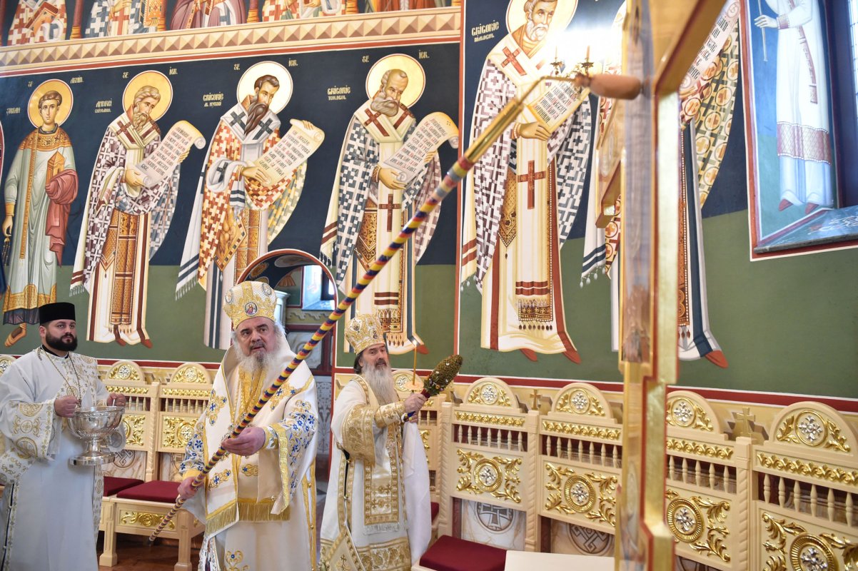 Biserica Mănăstirii Techirghiol a fost sfinţită 4513