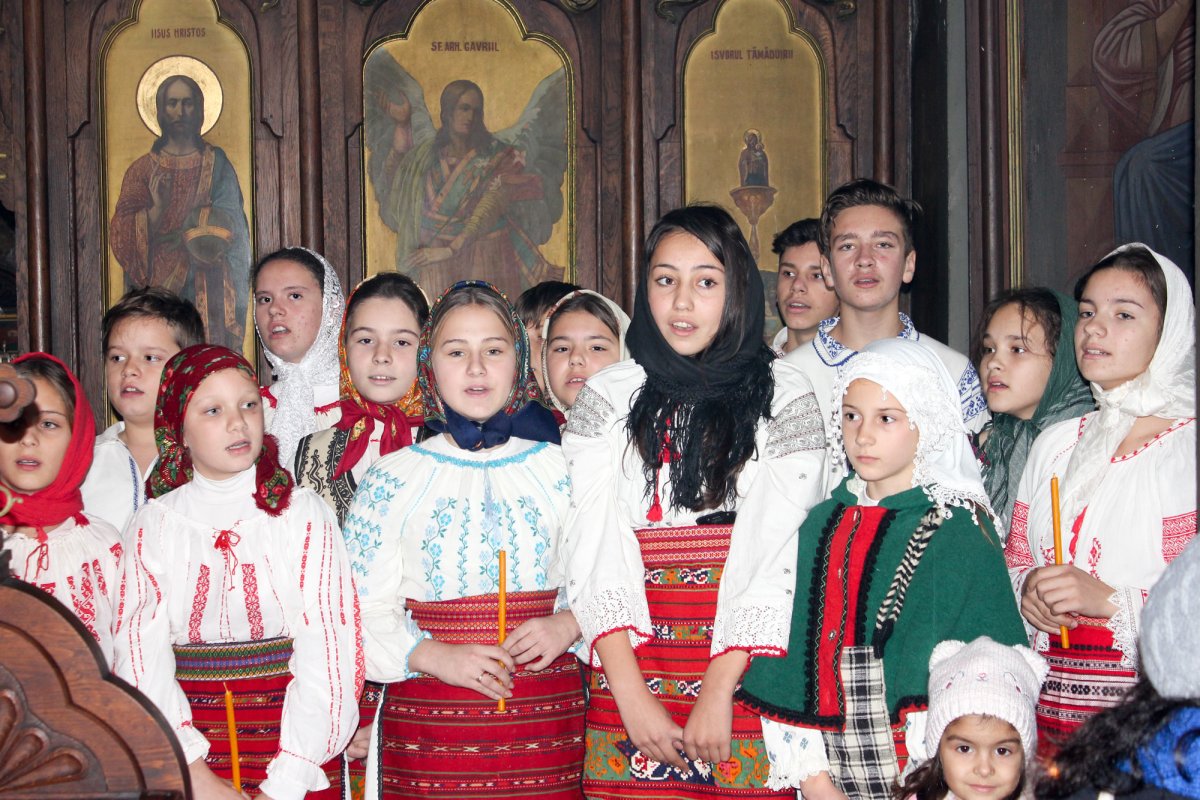 Praznicul Sfântului Nicolae în Mitropolia Olteniei 4493