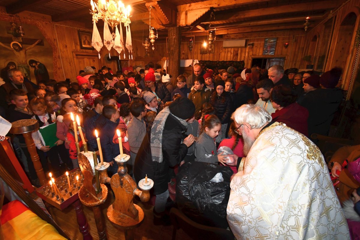 Sărbătoare deosebită în Parohia Andrieşeni 4467