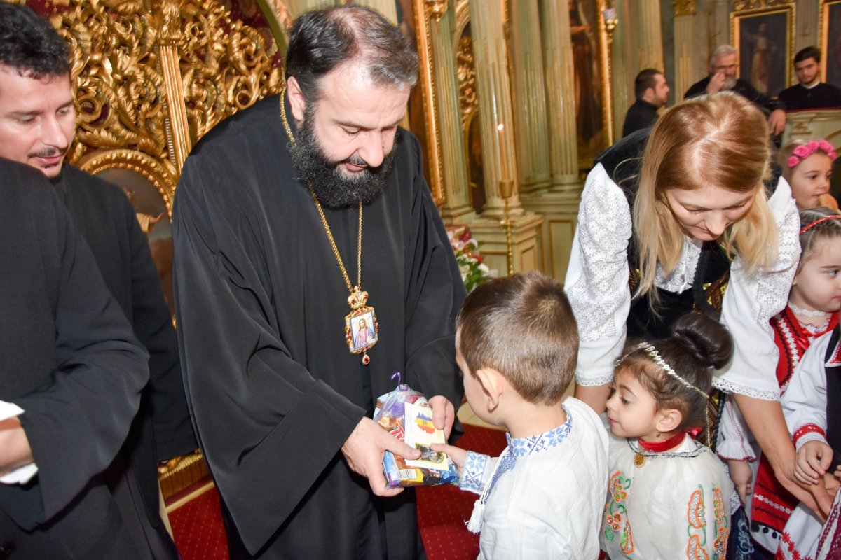 Colind și bucurie în inimi de copii la sărbătoarea Sfintei Filofteia 4415