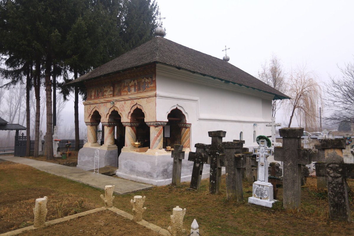 Comuniune liturgică în eparhii din Muntenia 4434