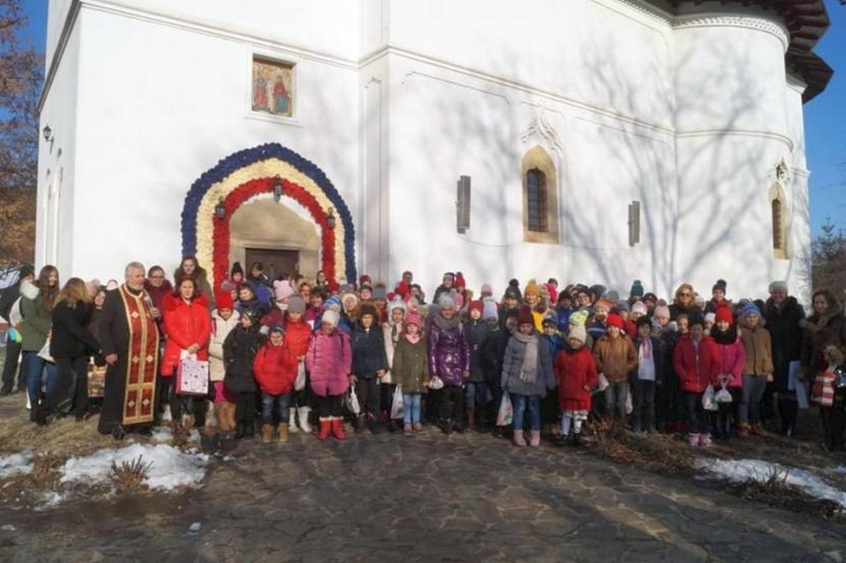 Concurs de creaţie, tradiţie şi spiritualitate la Parohia „Buna Vestire”  4381
