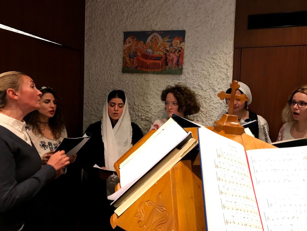 Hramul parohiei ortodoxe românești din Zürich, Elveția 4425