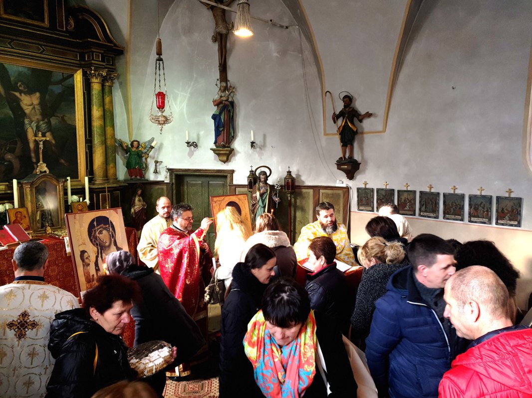 Primul hram al parohiei ortodoxe românești din Garmisch Partenkirchen, Germania 4419