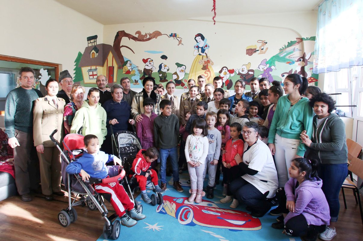 Colindători la Complexul „Prichindelul” și la Centrul „Speranța”, Sibiu 4230