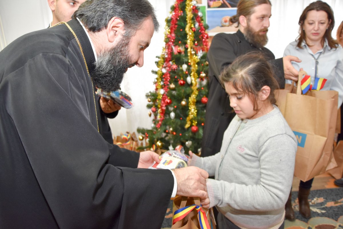 Părintele Episcop Lucian alături de copii și persoane vârstnice de la centrele sociale din Reșița 4181