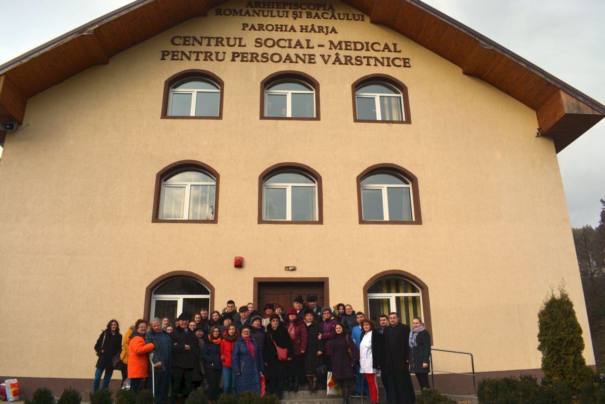 Activităţi intergeneraţionale şi interdisciplinare la Hârja 3979