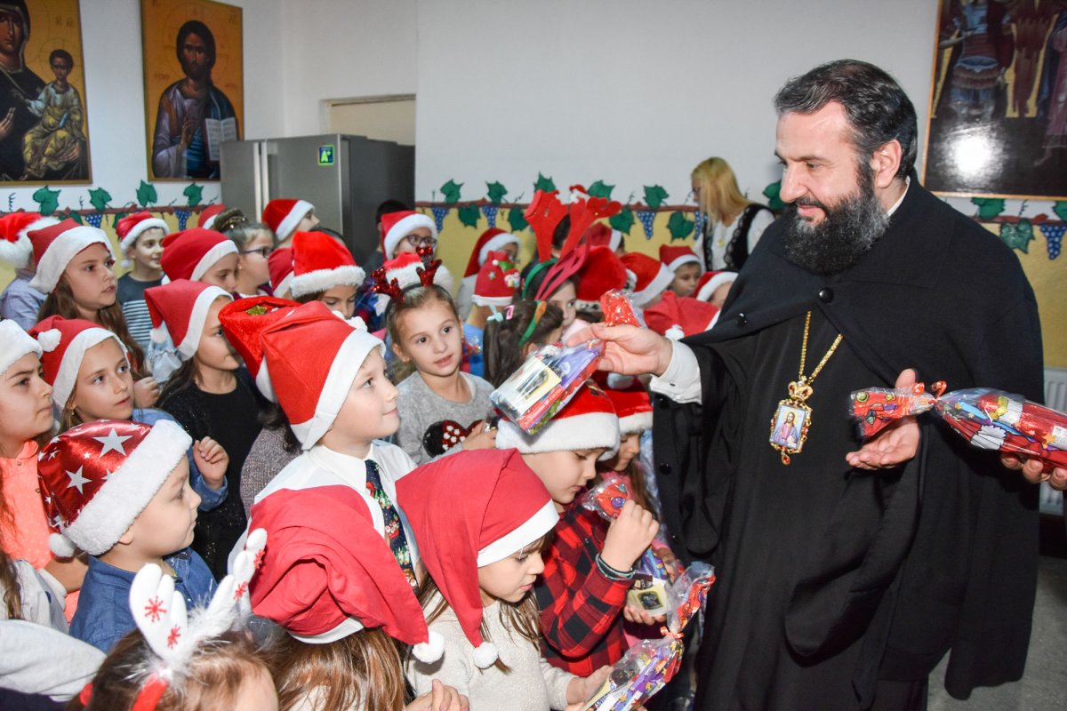 Binecuvântări şi daruri pentru copii, bătrâni şi bolnavi  3996