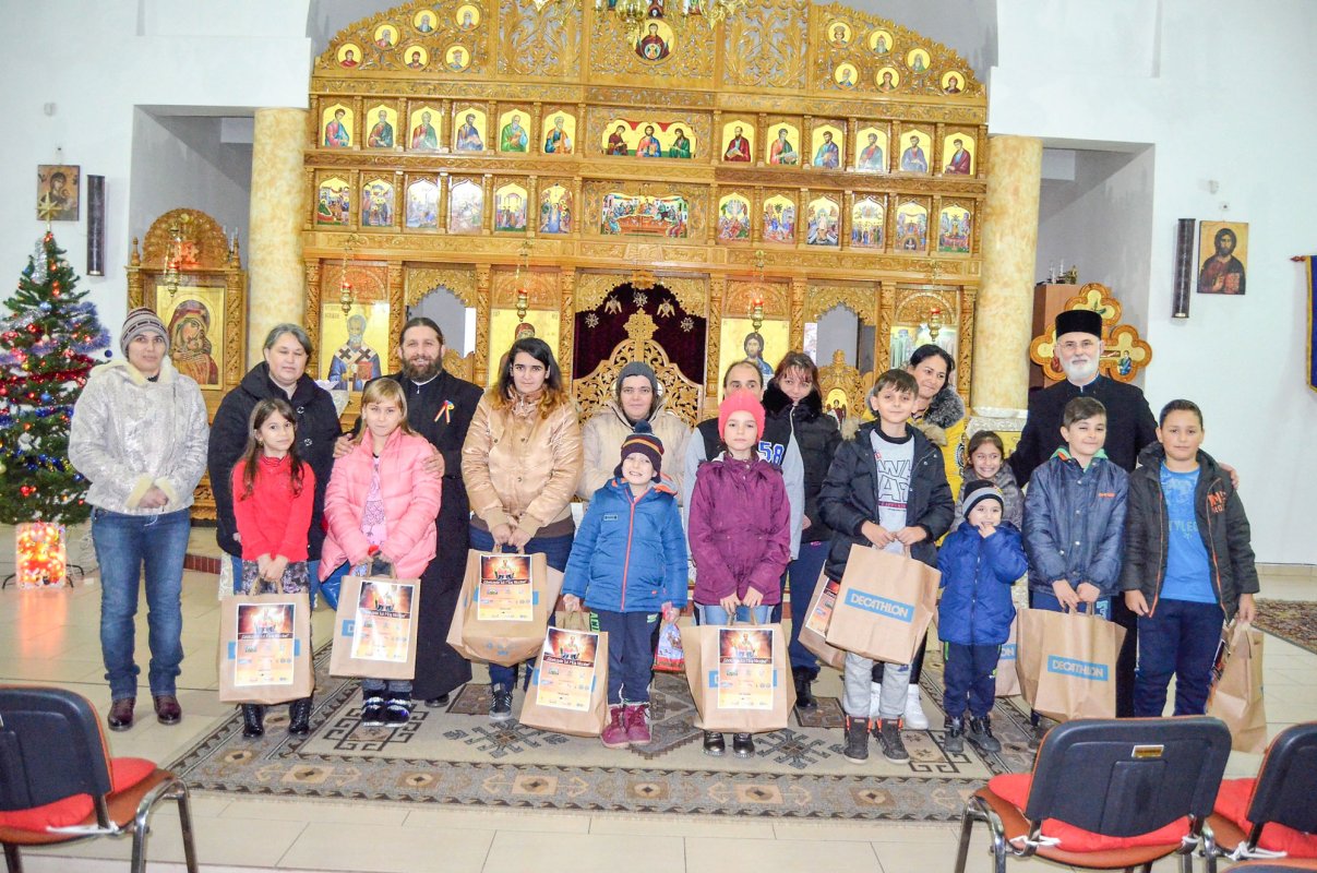 Campania umanitară „Ghetuțele lui Moș Nicolae”, la Reșița și Moldova Nouă 4043