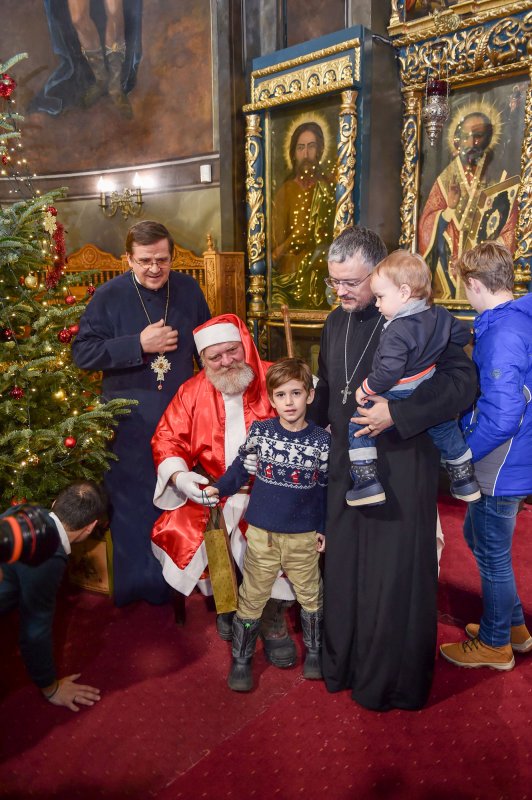 Concert de colinde și daruri pentru copii la Biserica Domnească din Capitală 4003