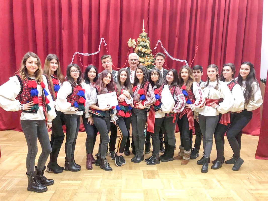 Eveniment festiv în Episcopia Slatinei şi Romanaţilor 4031