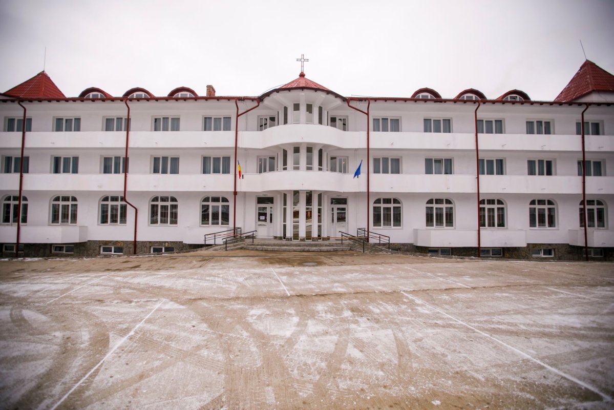 Inaugurarea Centrului rezidenţial pentru vârstnici „Cuvioasa Nazaria” - Văratec 3972
