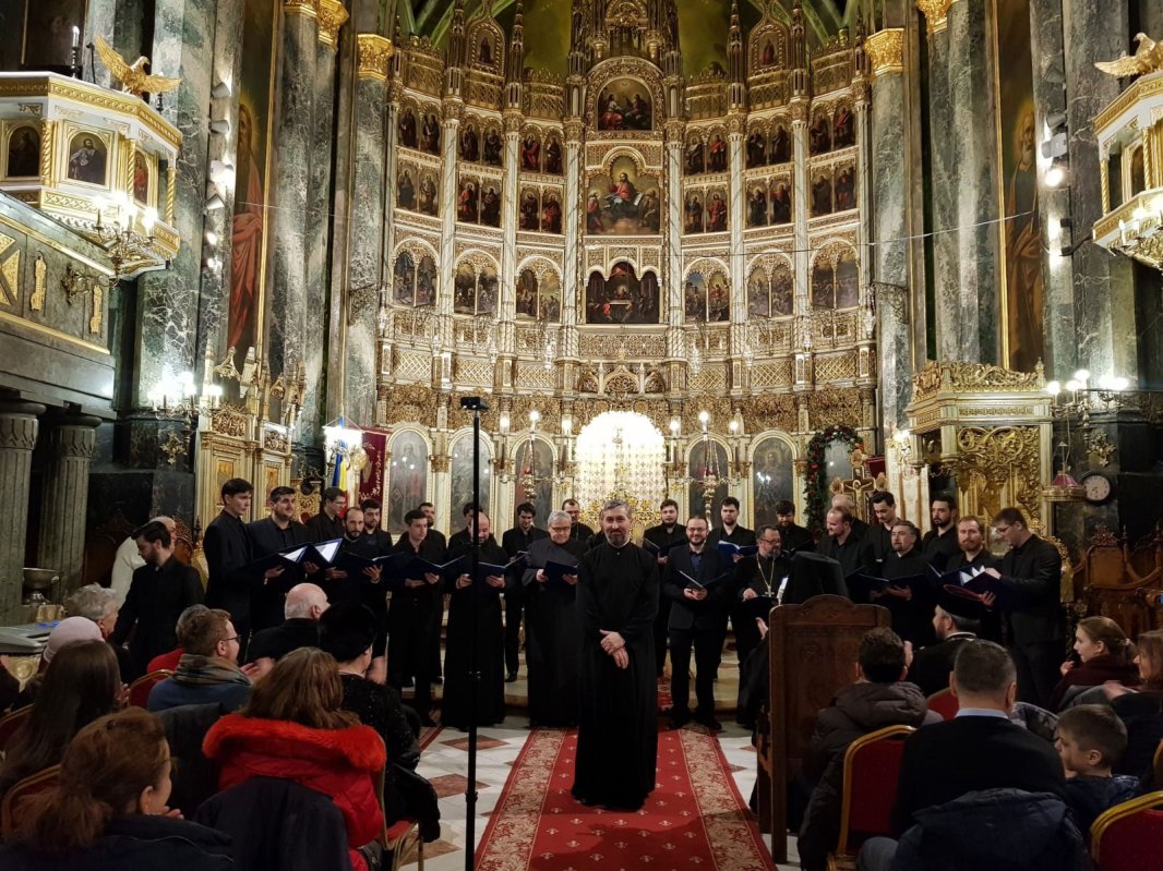 „Te Deum Laudamus” a concertat în Capitală  4016
