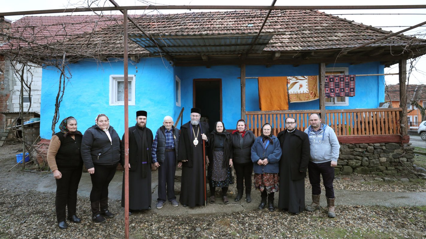 Cinstire pentru doi credincioşi cu vârsta de 100 de ani, din Maramureș și Sătmar 3950