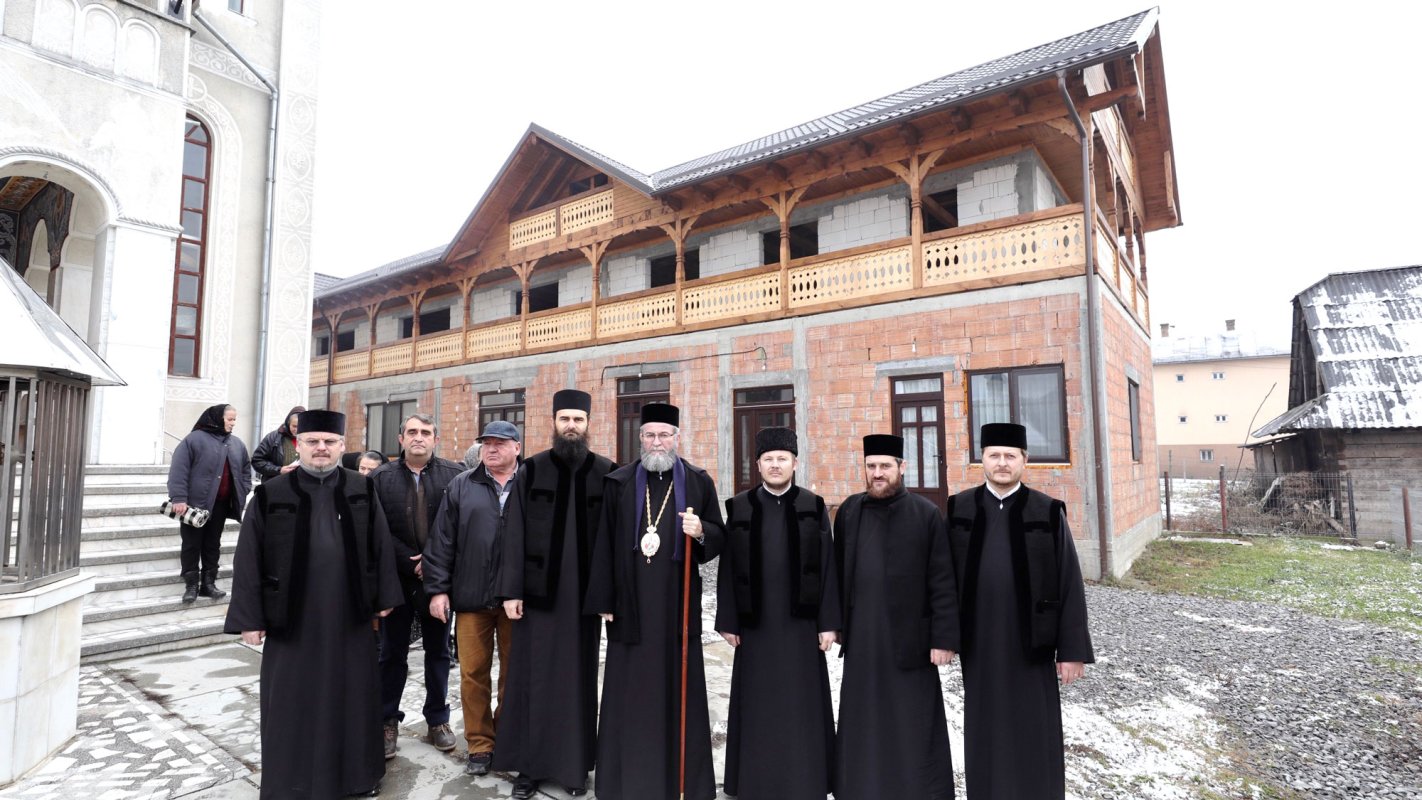 Cinstire pentru doi credincioşi cu vârsta de 100 de ani, din Maramureș și Sătmar 3954