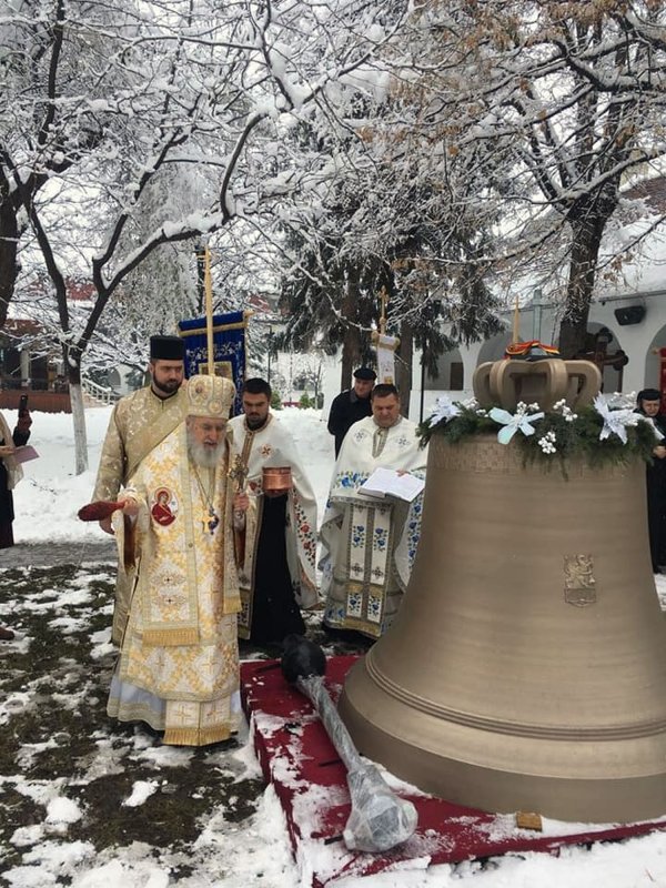 Duminica Sfinților Strămoși în Mitropolia Banatului 3965