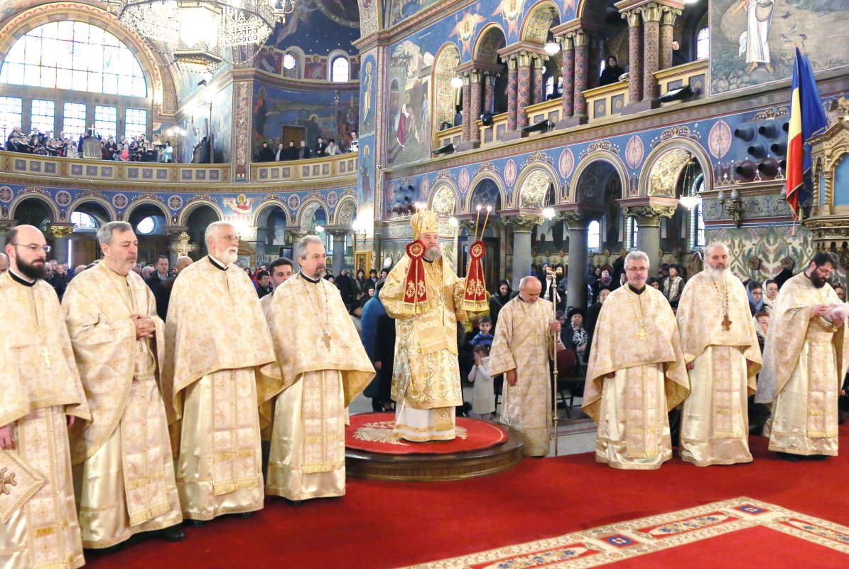 Slujiri arhierești în Duminica a 28-a după Rusalii 3936