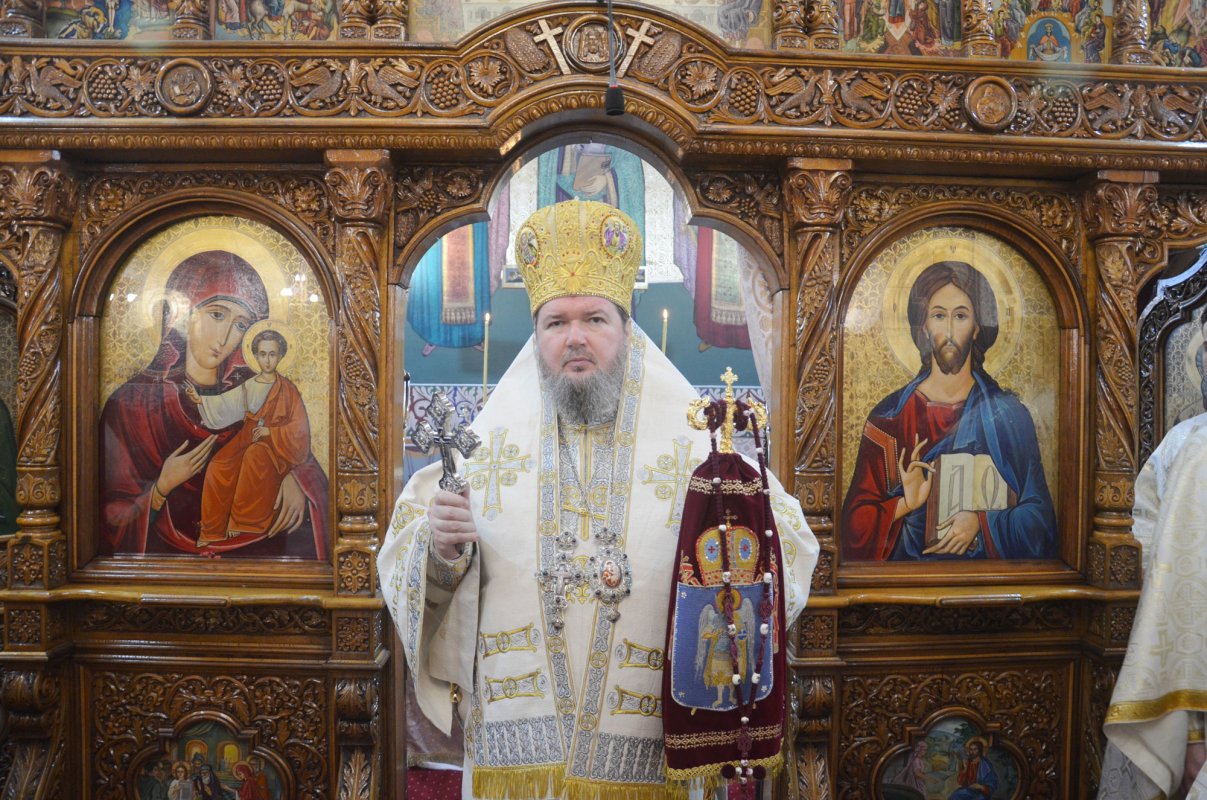 Slujiri arhierești în Duminica a 28-a după Rusalii 3942