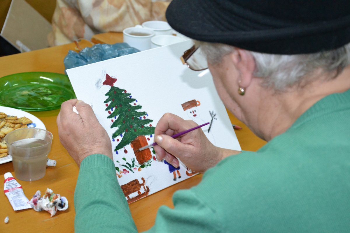 Bunicile pictorițe de la Club 60+ Bacău 3885