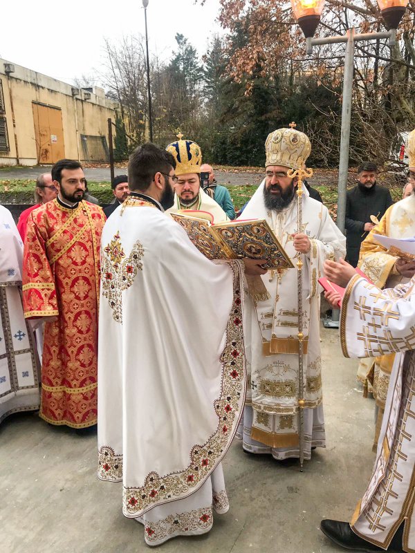 Sfințirea unei biserici românești din Lyon 3867