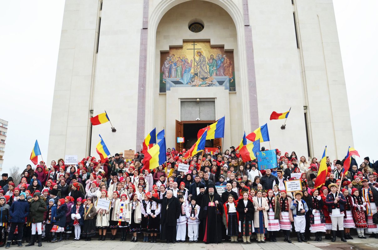 Colindătorii, păstrători ai tradițiilor, prin concerte și festivaluri 3792