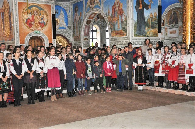 Colindătorii, păstrători ai tradițiilor, prin concerte și festivaluri 3798