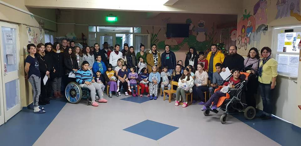 Colinde și daruri, la Secția Neurologie Pediatrică, Sibiu 3802