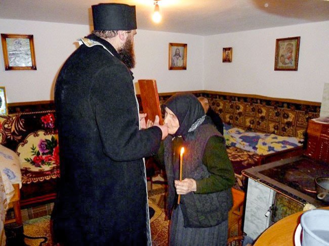 Mersul cu icoana face simţită prezenţa Fiului Întrupat 3658