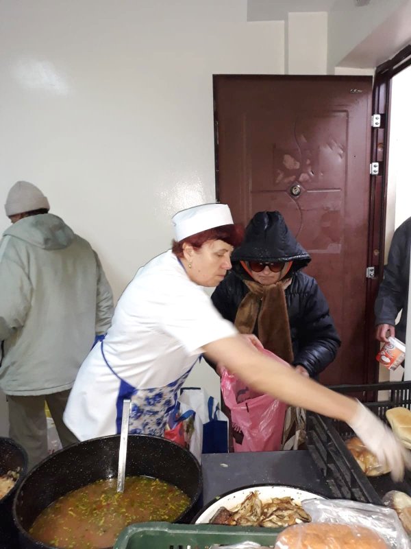 Rădăcinile milei țin Catedrala din Brăila 3683