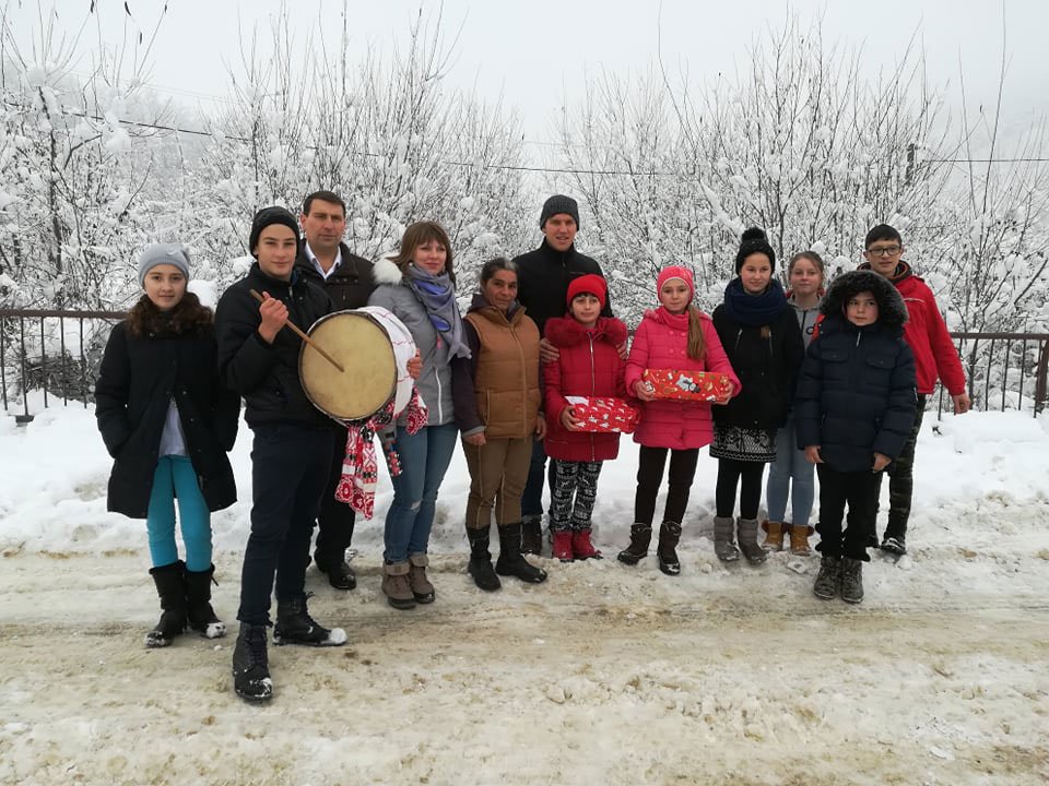 Daruri pentru copiii defavorizați din Scoreiu, Colun și Sărata, Sibiu 3590