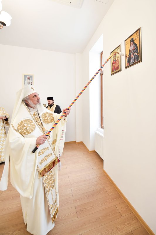 Sfinţirea sediului administrativ al Eparhiei Bucureştilor 3634