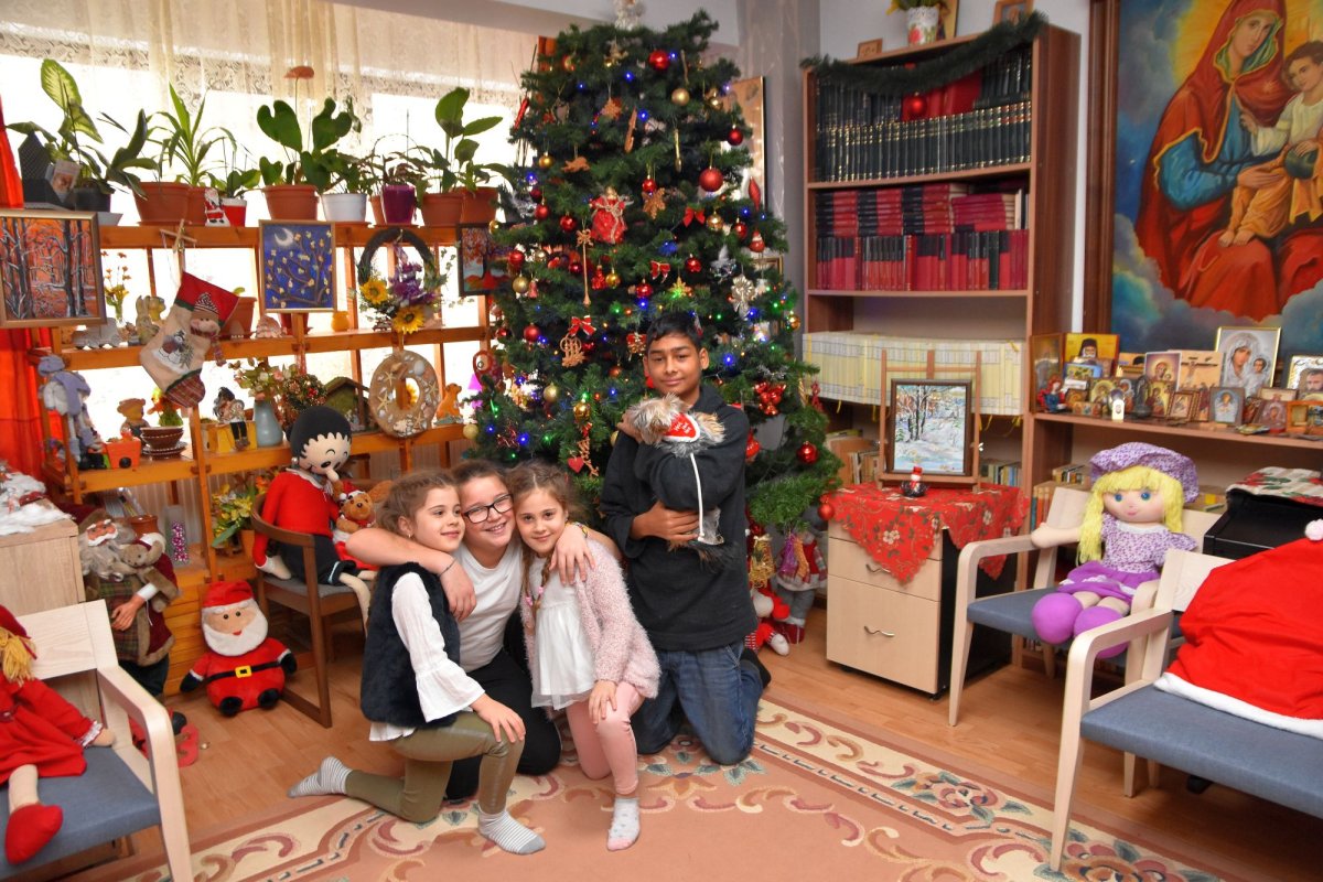 Permanentul Crăciun al copiilor „mamei Mia” 3752