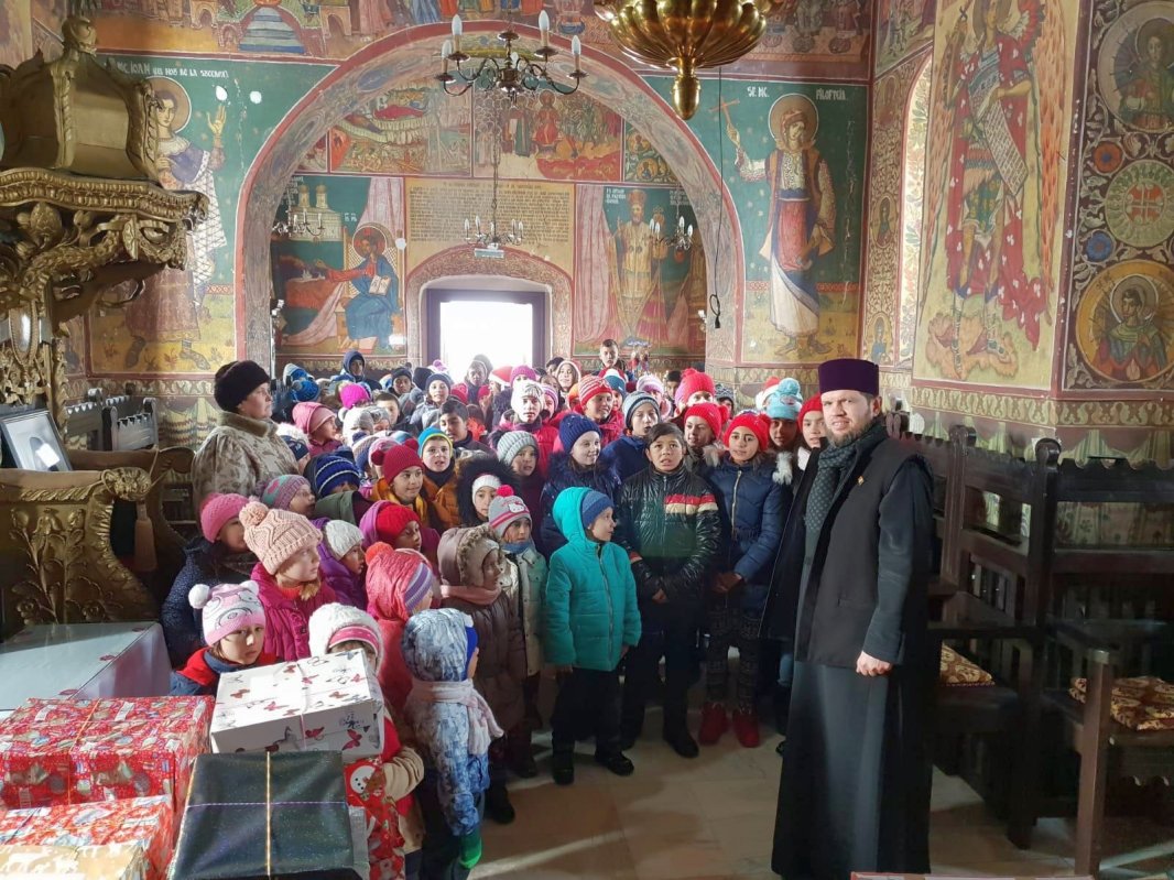 Proiectul „Căldură pentru inimi curate” pentru 300 de copii 3522