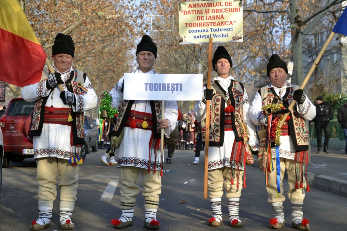 Datini la sfârșit de an în estul României 3503